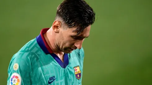 Van Bronckhorst 'can't imagine' Barcelona without Messi