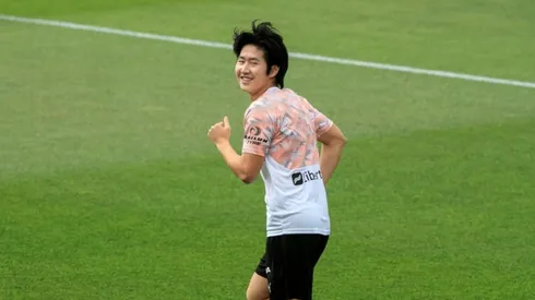 Lee's late strike keeps Valencia's European hopes alive