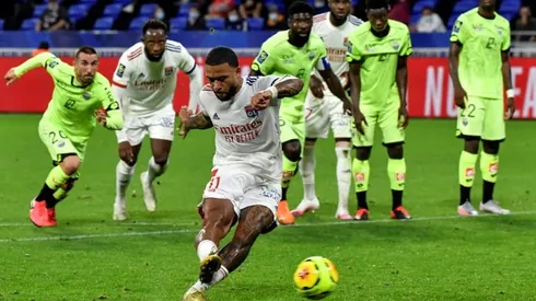 Depay hat-trick powers Lyon to win over Dijon in season opener