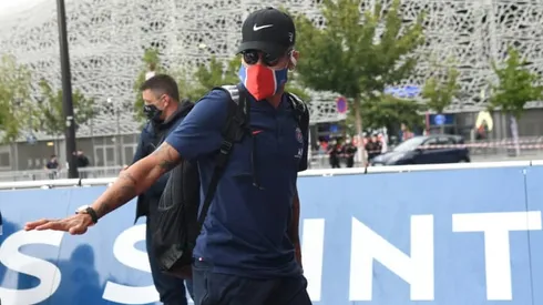 Paris police ban fan gatherings to greet PSG players