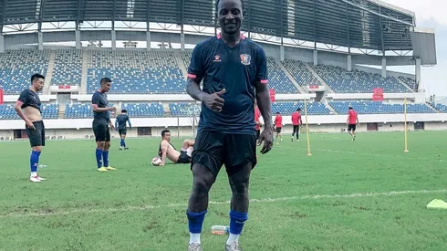 From Ivorian student to footballer in China - with help from coronavirus