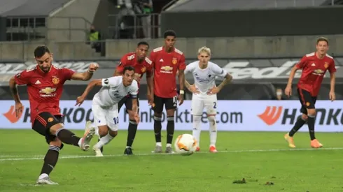Fernandes penalty lifts Man Utd past dogged Copenhagen