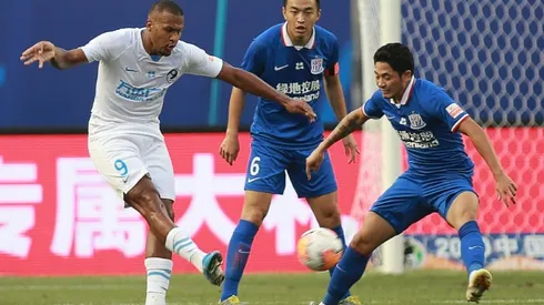 Rondon scores brace to rescue point for Benitez's Dalian in China