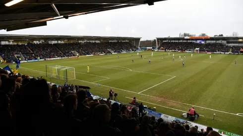 English lower-league clubs vote for salary cap