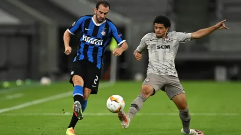 Uruguay skipper Godin leaves Inter for Cagliari