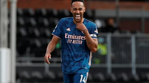 Aubameyang vows to become Arsenal 'legend' after signing new contract