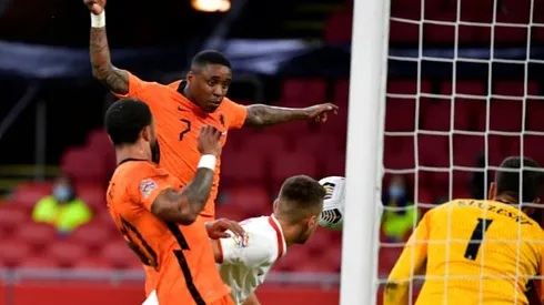 Bergwijn leads Koeman-less Dutch past Poland, Italy held by Bosnia