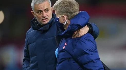 Mourinho dismisses talk of Tottenham as title contenders