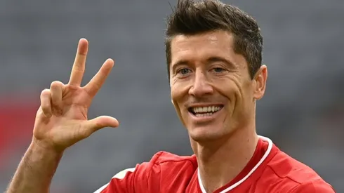Lewandowski hits hat-trick as Bayern Munich rout Frankfurt