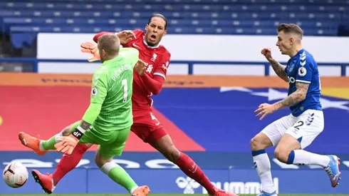 Ancelotti vows to stick with Pickford after Van Dijk storm