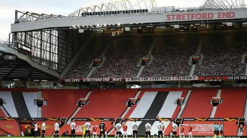 Man Utd post £23m loss as revenues tumble