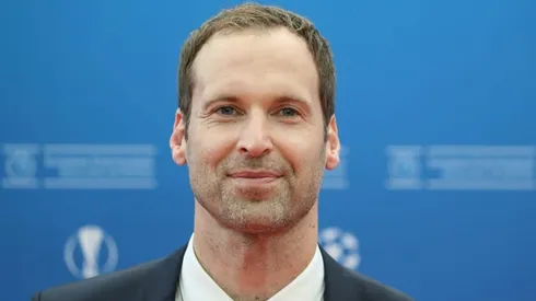 Chelsea register retired Cech as goalkeeper cover