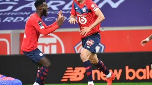 Lille thrash nine-man Lens to go top of Ligue 1