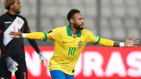 Neymar hat-trick fires Brazil past Peru, Argentina labor