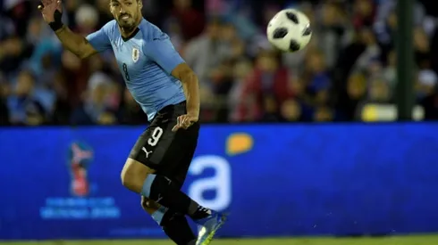 Suarez admits tears at manner of Barca exit