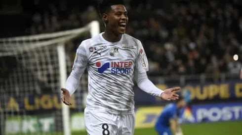 Rangers swoop for South African midfielder Zungu