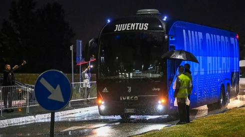 Napoli fail to turn up for Juventus game after virus row
