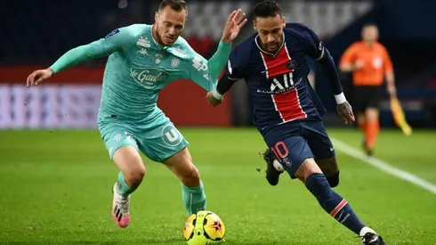 Neymar bags brace as PSG hit six