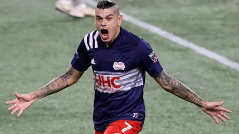 Revolution oust 10-man Orlando, face Crew in MLS semi-finals