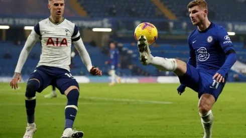 Spurs top after Chelsea stalemate, Cavani sparks Man Utd