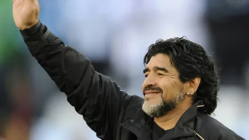 Death of 'eternal' Maradona plunges football world into mourning