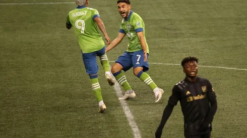 Seattle Sounders roll on, Nashville, New England record upsets