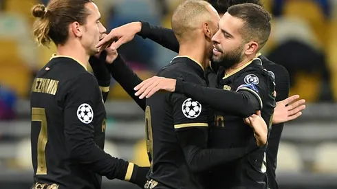 Barca stroll into last 16 after thrashing Dynamo Kiev