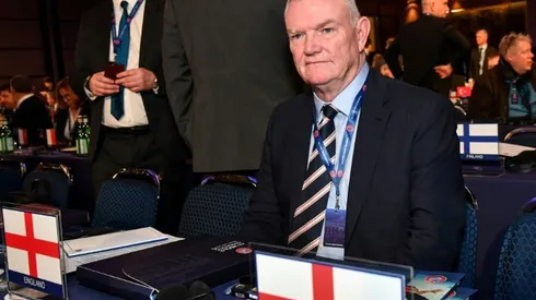 English FA chairman Clarke resigns after 'unacceptable' racism storm