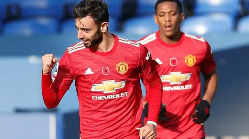 Fernandes at the double as Man Utd beat Everton