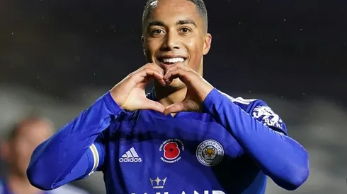 Leicester power into second place, Fulham earn first win