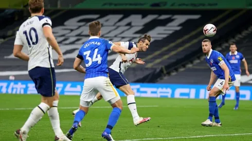 Super sub Bale sends Spurs into second