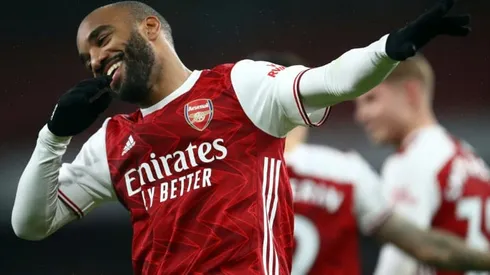 Arsenal bounce back to beat Chelsea, Man Utd denied by Leicester