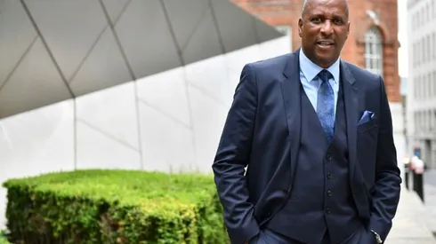 Ex-England internationals want review into dementia links to heading