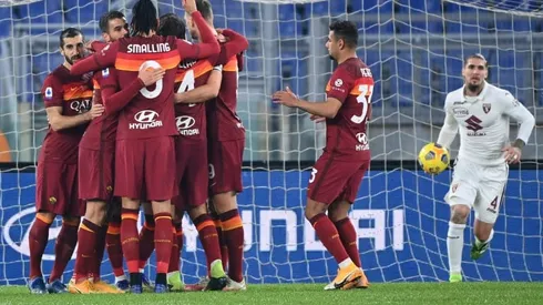 Roma beat 10-man Torino to join third-placed Juve in Serie A