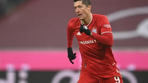 Lewandowski nets 250th Bundesliga goal as Bayern keep pace with Leverkusen