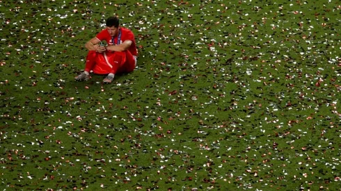 Lewandowski poised to take FIFA award from Messi and Ronaldo