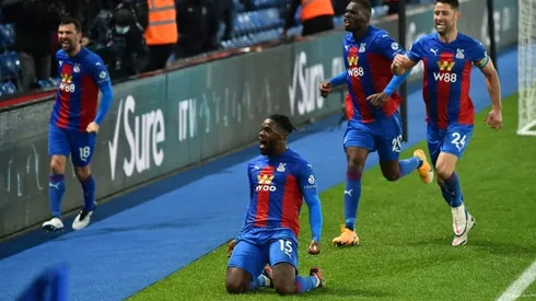 Tottenham let lead slip in draw at Crystal Palace