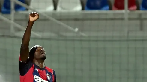 Messias brace helps Crotone to first win of Serie A season