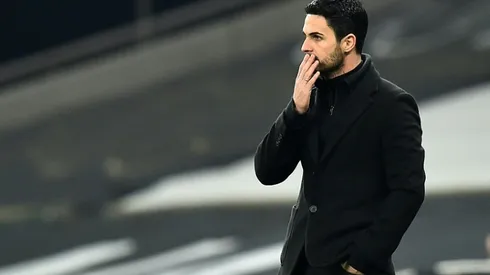 Toothless Arsenal 'letting down fans', says Holding