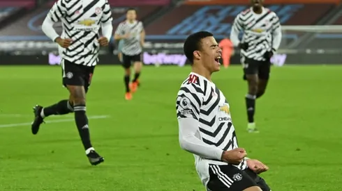 Man Utd put on second-half show for fans' return