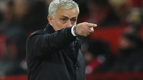 Mourinho seeks to extend Arsenal hex as fans return to Premier League