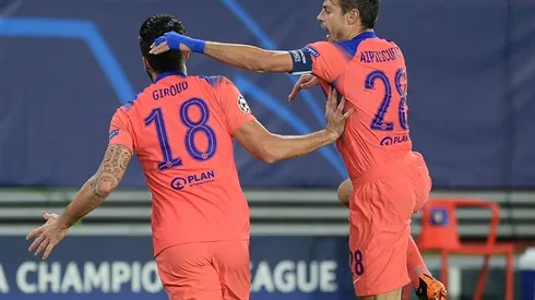 Giroud scores four as Chelsea thrash Sevilla to top group