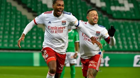 Lyon crush Saint-Etienne to stay in touch at the top