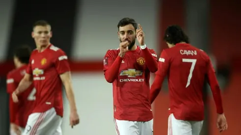 Fernandes gem knocks Liverpool out of FA Cup, Chelsea ease pressure on Lampard