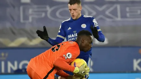 Title-chasing Leicester suffer Vardy blow