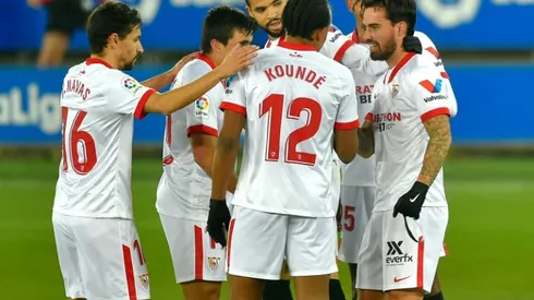 Suso cracker lifts Sevilla past Alaves