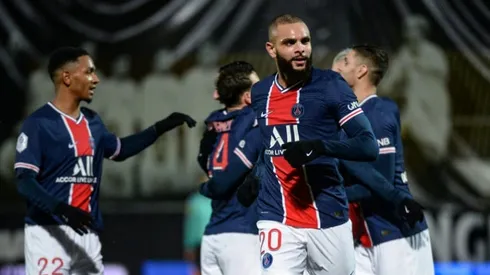 PSG beat Angers to go top of Ligue 1 without Pochettino