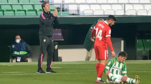 Lopetegui signs new contract with Sevilla