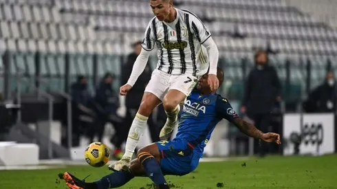 Ronaldo double lifts Juve as 10-man Milan stay top ahead of Inter