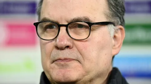 Bielsa says Leeds should wait before extending his contract